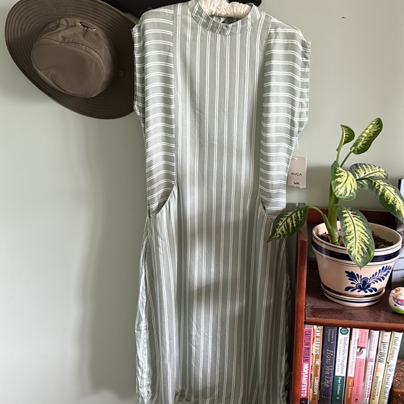 - RVCA DRESS - Picture 8 of 8